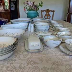 Noritaki China, Alicia design, Made in Japan set
